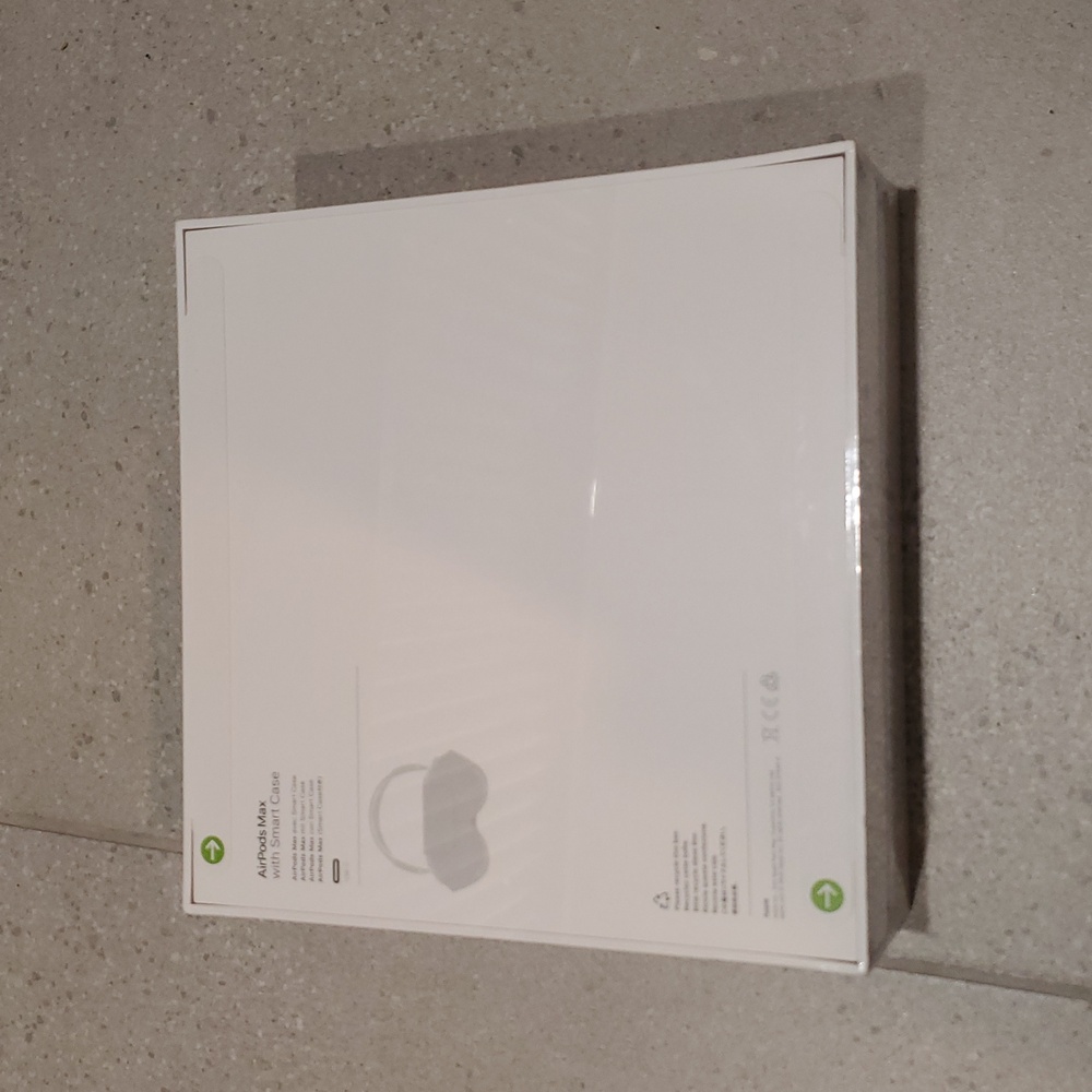 AirPods Max - Starlight USB-C - Picture 2 of 7